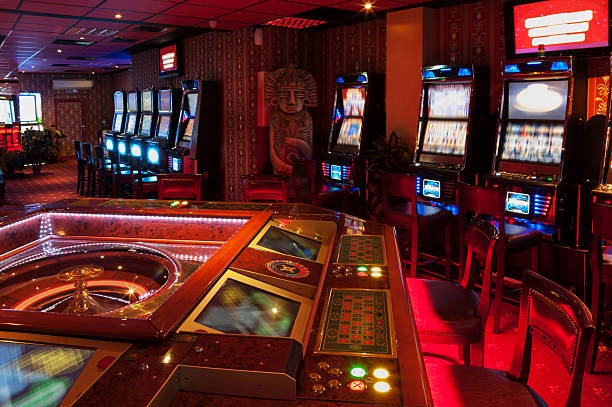 link royaltoto live casino tables and sports markets interface